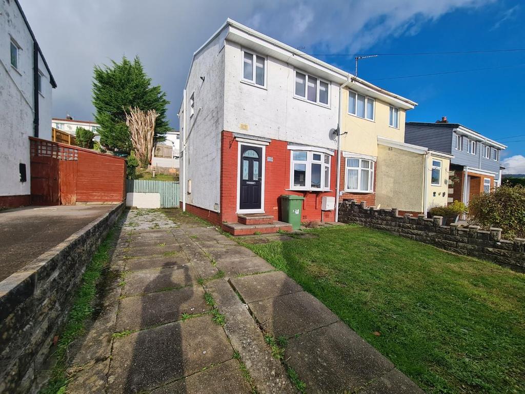 Meadow Rise, Brynna, Pontyclun, CF72 9TG 2 bed semidetached house £