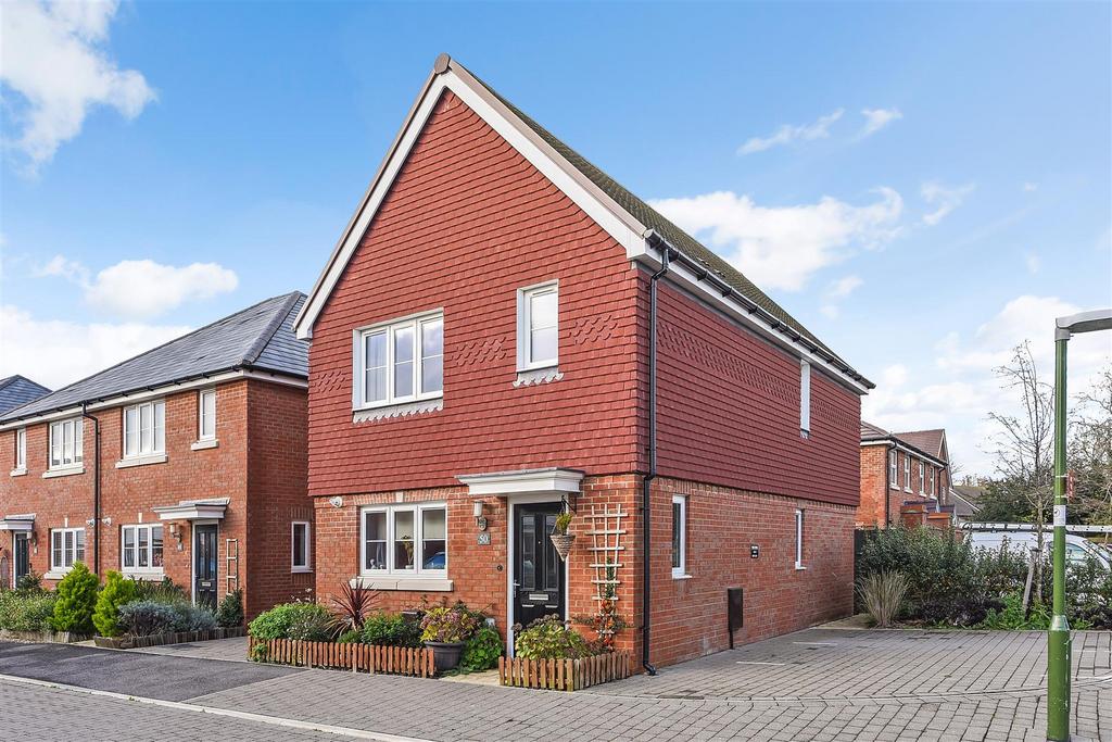 Hangar Drive, Tangmere, Chichester 3 bed detached house £420,000