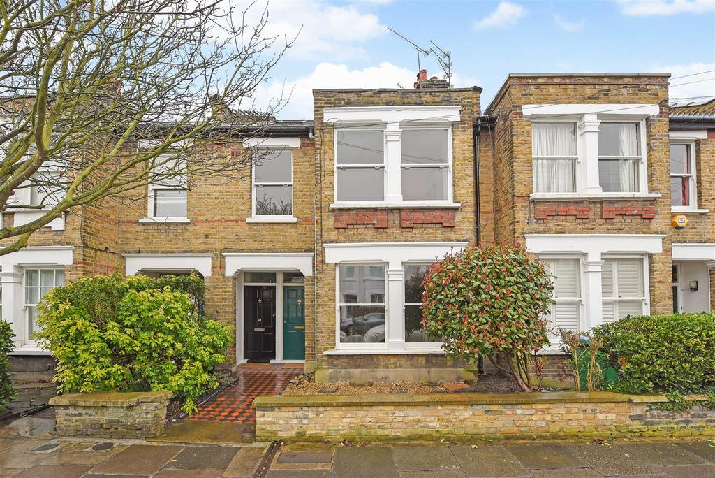 Second Avenue, Mortlake, SW14 3 bed flat £2,750 pcm (£635 pw)