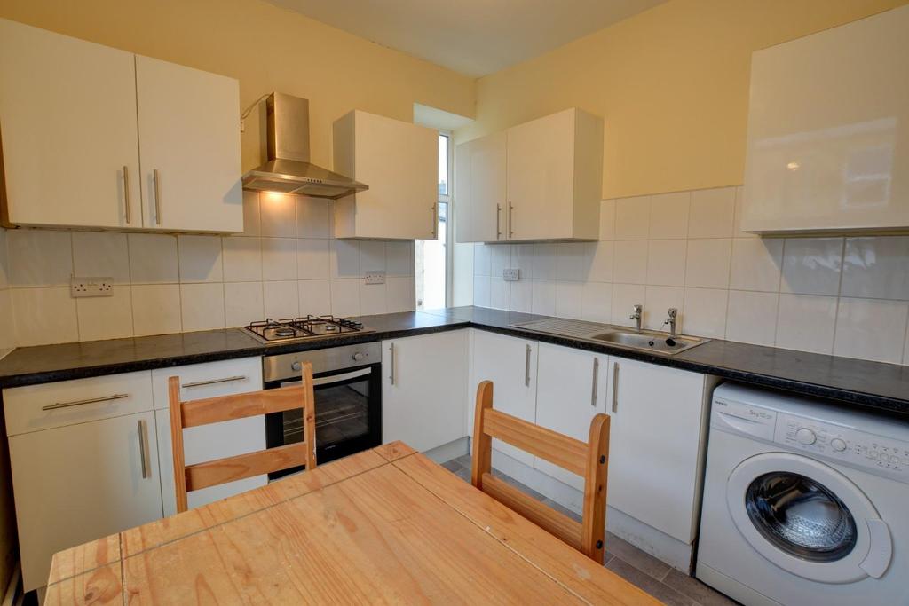 Piccadilly Road, Burnley 2 bed apartment £425 pcm (£98 pw)
