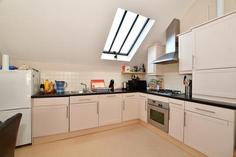 1 bedroom flat for sale - Southdowns Park, Haywards Heath, West Sussex