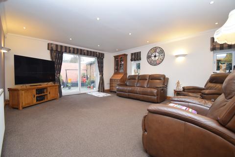 3 bedroom detached bungalow for sale - Lobbs Wood Court, Humberstone, LE5