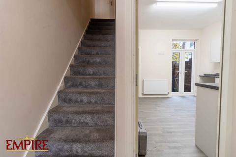 1 bedroom in a house share to rent, Barff Road, Manchester, M5 5ES
