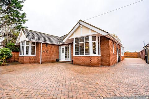 2 bedroom bungalow to rent - Utterby Drive, Grimsby, Lincolnshire, DN34
