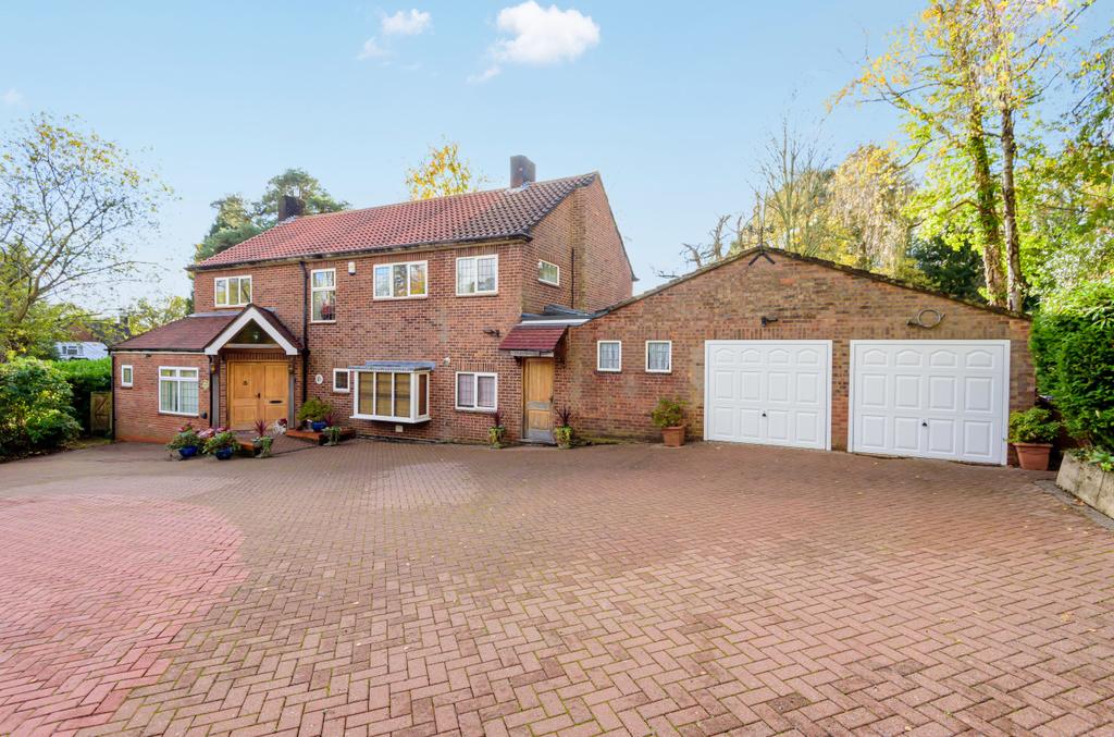 Roman Drive, Chilworth, Southampton... 5 bed detached house £1,250,000