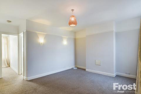 2 bedroom maisonette to rent, Penton Avenue, Staines-upon-Thames, Surrey, TW18