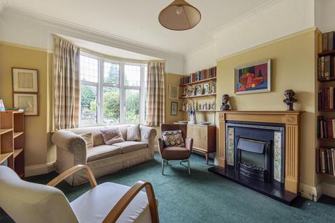 123 Lynton Road, London, W3 9HN