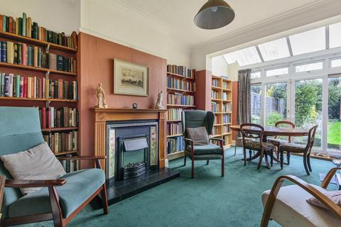 123 Lynton Road, London, W3 9HN