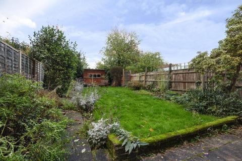 123 Lynton Road, London, W3 9HN