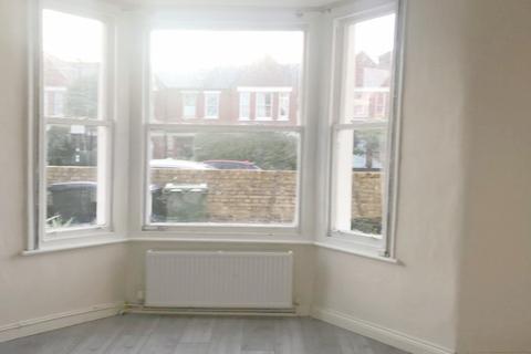 3 bedroom flat to rent - LONDON, SW9