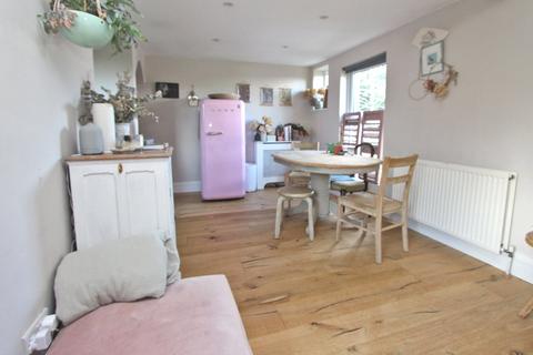 2 bedroom apartment for sale, Station Road, Sway, Lymington, Hampshire, SO41