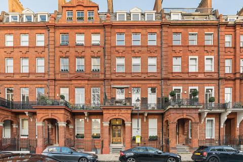 2 bedroom maisonette to rent - Cadogan Square, Knightsbridge, London, SW1X