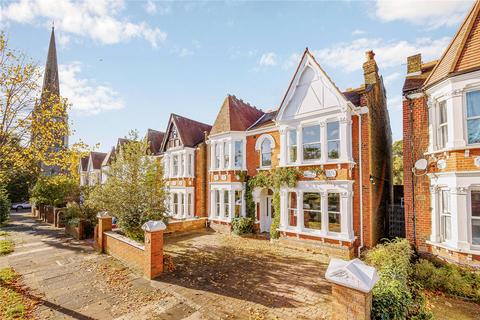 7 North Avenue, London, W13 8AP