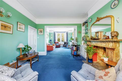 7 North Avenue, London, W13 8AP