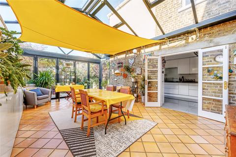 7 North Avenue, London, W13 8AP