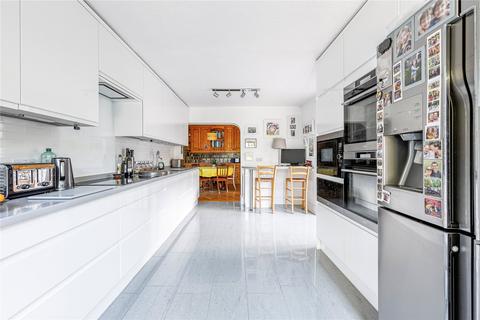 7 North Avenue, London, W13 8AP
