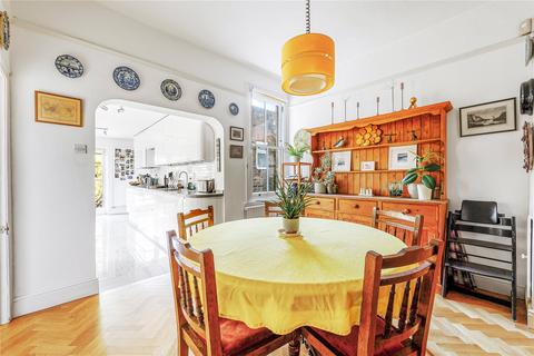 7 North Avenue, London, W13 8AP