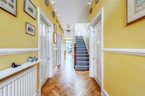 7 North Avenue, London, W13 8AP