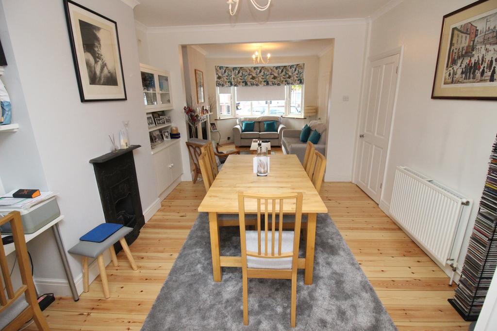 Stanley Avenue, New Malden KT3 4 bed terraced house £625,000