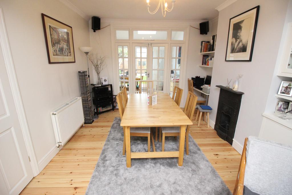 Stanley Avenue, New Malden KT3 4 bed terraced house £625,000