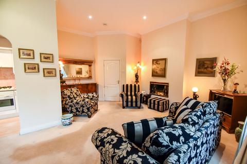 2 bedroom apartment for sale - Cranbrook House, Sedgley Park Road, Prestwich