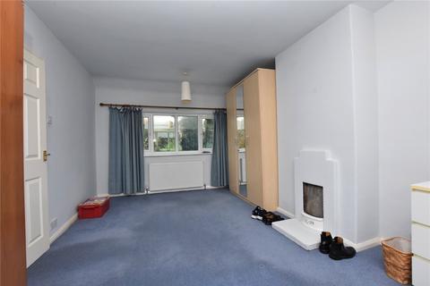 3 bedroom semi-detached house for sale - Wynford Avenue, West Park, Leeds, West Yorkshire