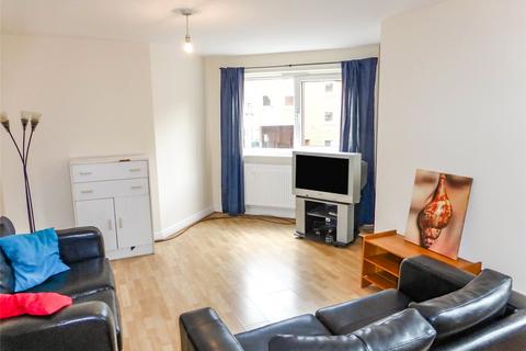 3 bedroom flat to rent, Whiteoak Road, Manchester, Greater Manchester, M14