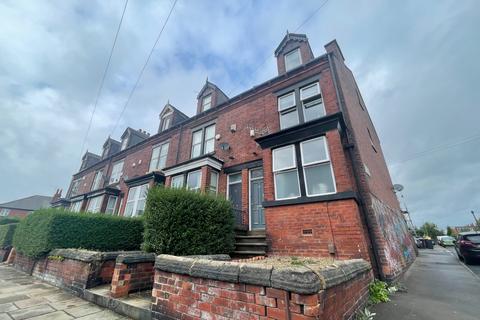 6 bedroom end of terrace house to rent, Ash Road, Leeds, West Yorkshire, LS6