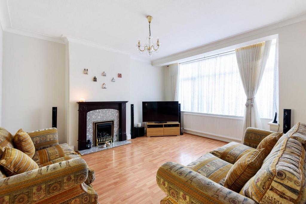 Atkins Road, Balham 3 bed terraced house for sale £850,000