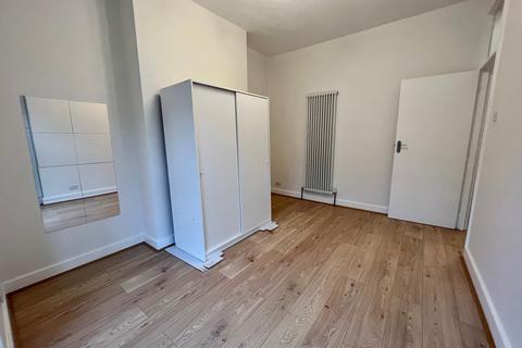 2 bedroom flat to rent - Carlton Road, Friern Barnet