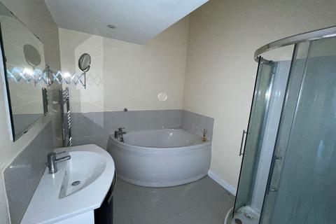 First Floor Flat, 24 Court Yard, London, SE9 5PZ