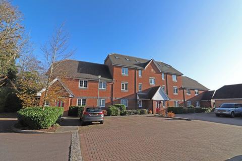 2 bedroom apartment to rent, Tilers Close, Merstham