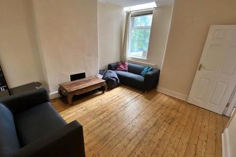 3 bedroom end of terrace house to rent, Old Moat Lane, Withington, M20