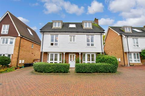 5 bedroom detached house for sale - Lillymonte Drive, Rochester, Kent