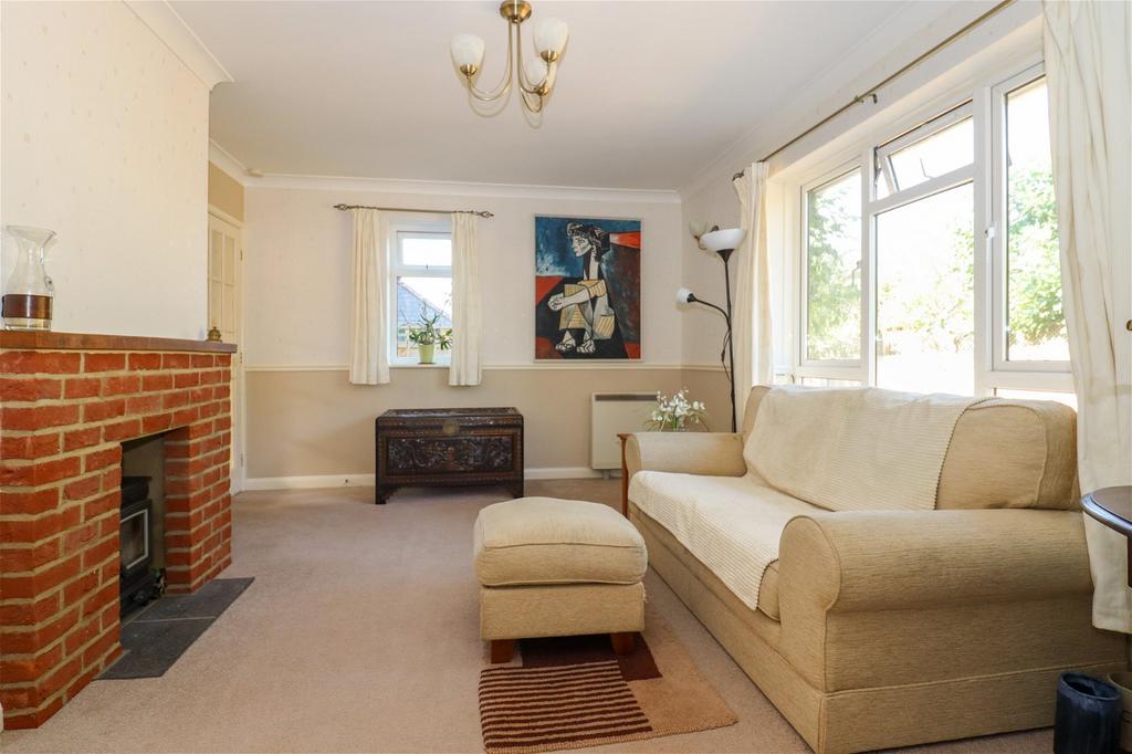 Stenbury Drive, Preston Candover 2 bed detached bungalow for sale £
