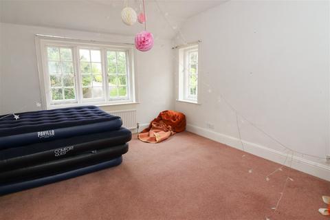 74 Main Road, Littleton, Winchester, SO22 6QJ