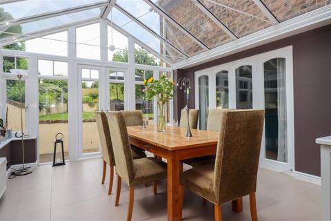 The Cosy Basingstoke Road, Old Alresford, Alresford, SO24 9DL