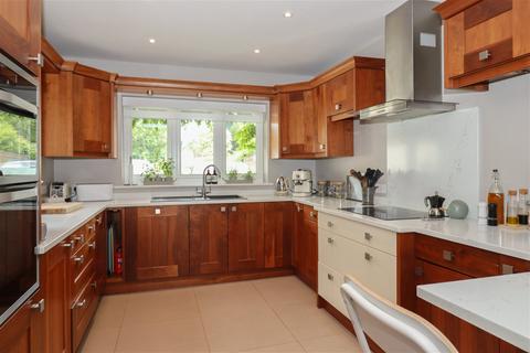 The Cosy Basingstoke Road, Old Alresford, Alresford, SO24 9DL