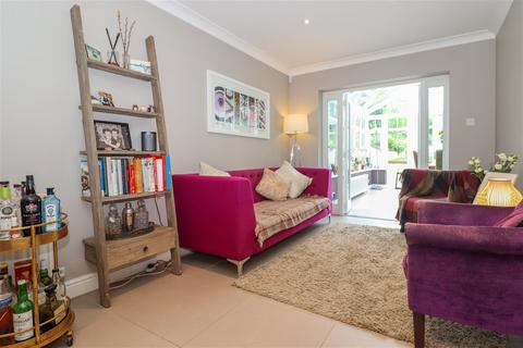 The Cosy Basingstoke Road, Old Alresford, Alresford, SO24 9DL