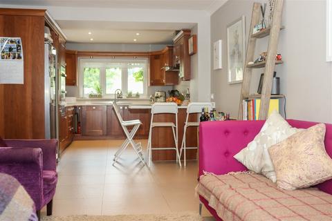 The Cosy Basingstoke Road, Old Alresford, Alresford, SO24 9DL