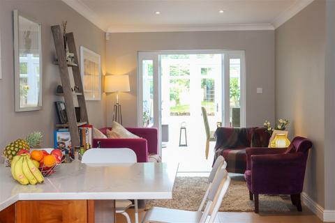 The Cosy Basingstoke Road, Old Alresford, Alresford, SO24 9DL