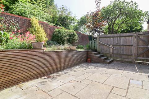 17 Brill Close, Alresford, SO24 9FG