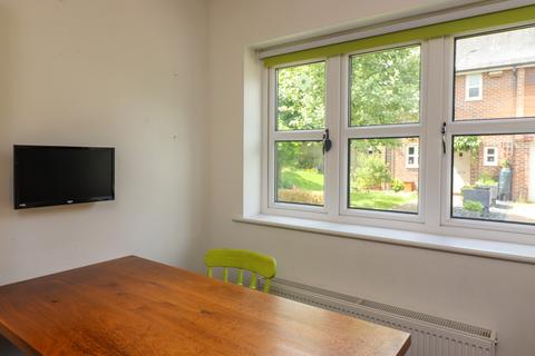 17 Brill Close, Alresford, SO24 9FG