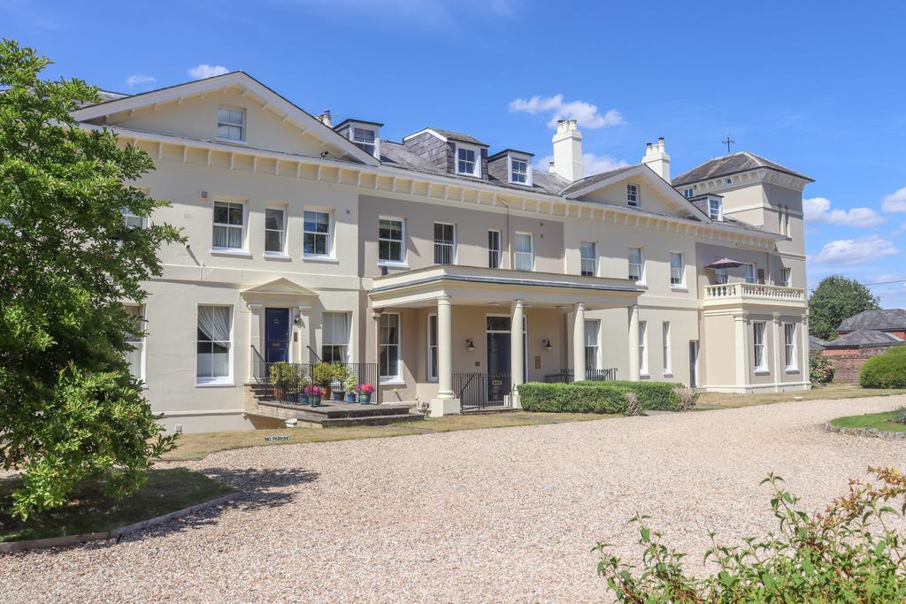 Arlebury Park House, The Avenue, Alresford 3 bed ground floor flat for