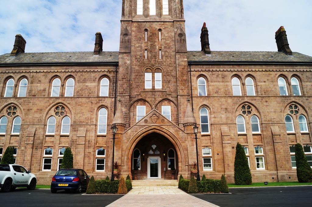 South Wing, The Residence, Kershaw Drive, Lancaster, LA1 2 bed flat to