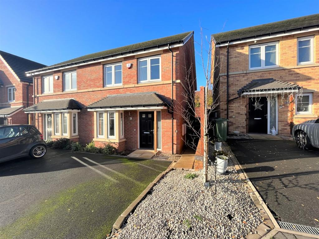 Harrison Close, Wakefield 3 bed semidetached house £250,000