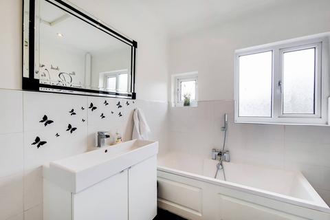 110 Semley Road, London, SW16 4PJ