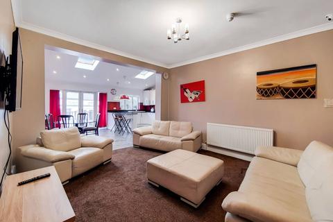 5 bedroom house for sale - Semley Road, Norbury, London, SW16
