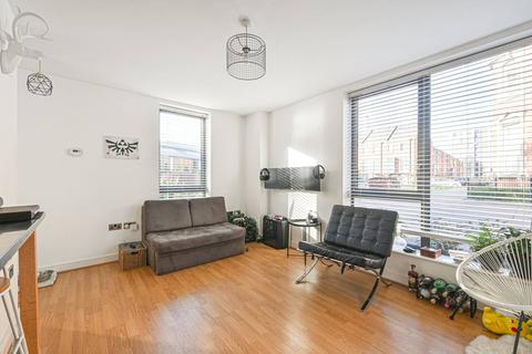 1 bedroom flat for sale - Tanner Close, Colindale, London, NW9
