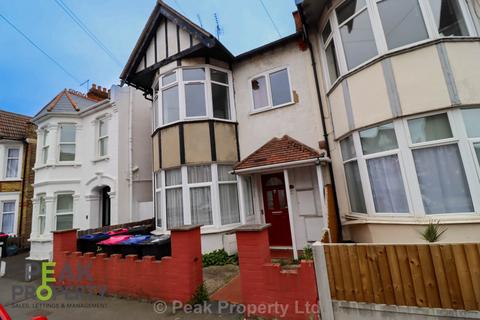 2 bedroom flat to rent, Southview Drive, Westcliff On Sea SS0